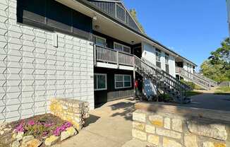 Riverside View Apartments