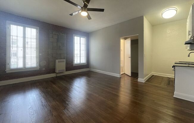 The Elmwood Apartments...Beautiful Apartments in the Heart of Koreatown!