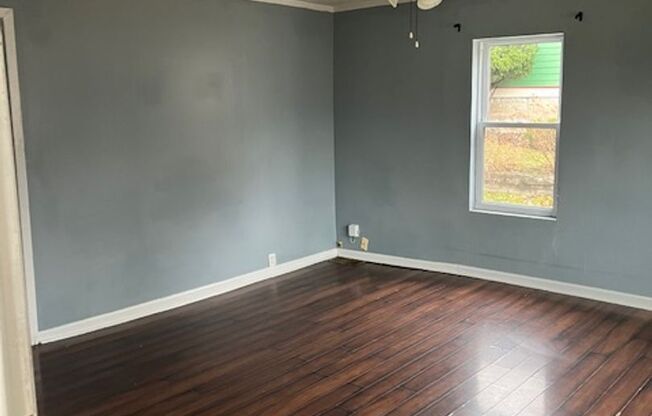 Cozy Multi-Level Living Close to Downtown