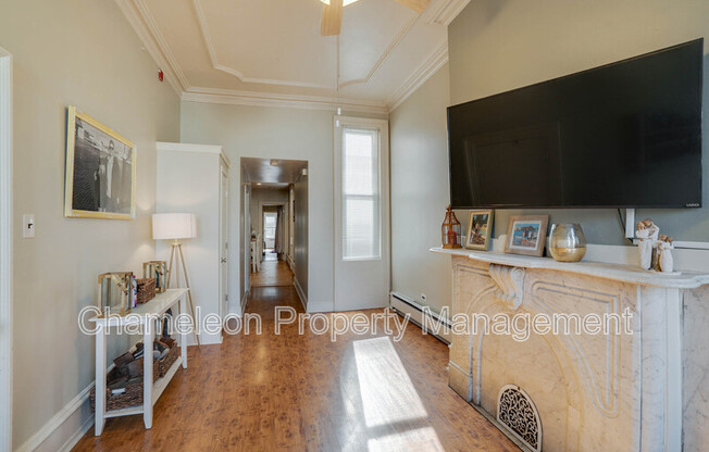 929 N 6 ST