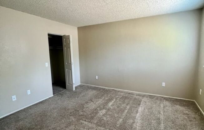 1 bed, 1 bath, 700 sqft, $1,575, Unit 12