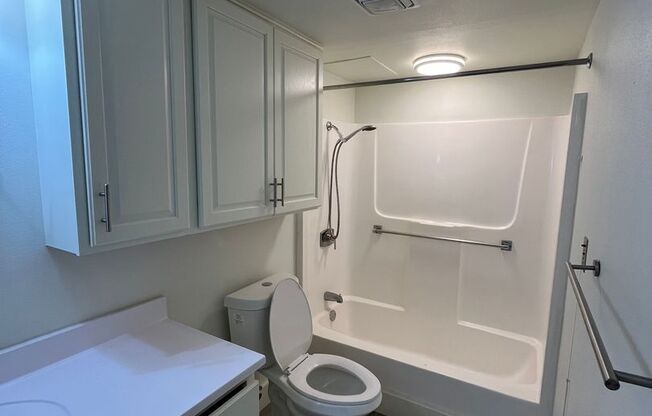 2 beds, 1.5 baths, 950 sqft, $1,545, Unit 116E