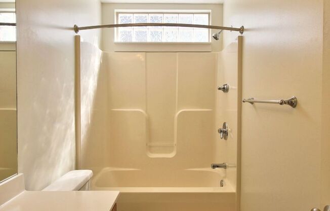 1 bed, 1 bath, 615 sqft, $1,365, Unit CL - 3315