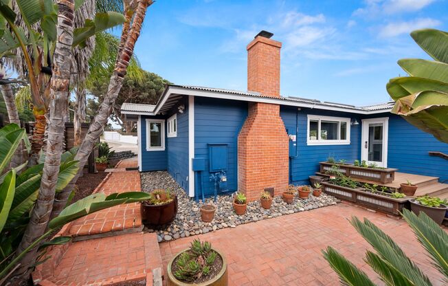 Gorgeous 3 BD, 2 BA, Single Level Home in Solana Beach, West of I-5 and Minutes to Beach Available for Rent!