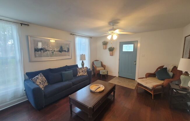 2 beds, 1.5 baths, 1,040 sqft, $1,500, Unit 2808 Avenue R - Rear