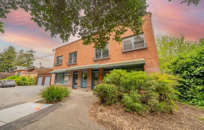 Live Where Berkeley Comes Alive - Steps from Park, Café, and BART