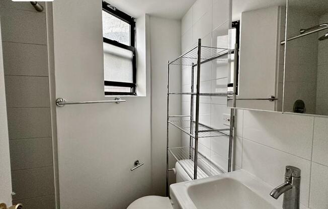 410 W 36 ST