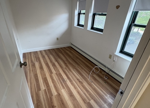 3 beds, 2 baths, 1,110 sqft, $5,100, Unit 30