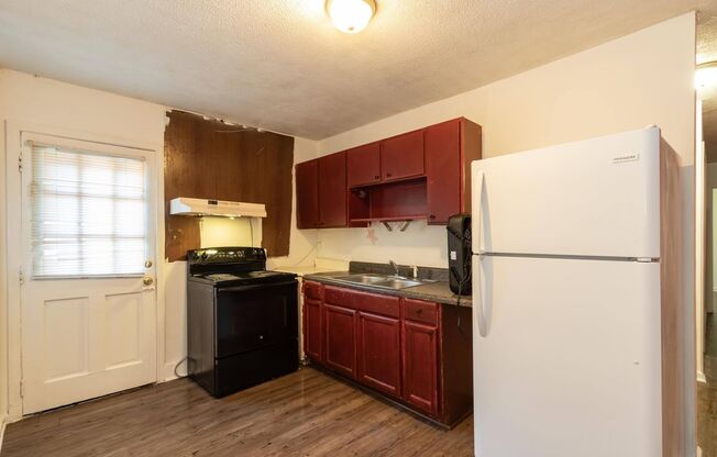 2 beds, 1 bath, $1,395