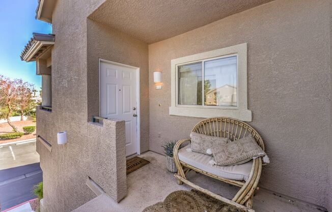 Beautiful 2 bedroom in Peccole Ranch