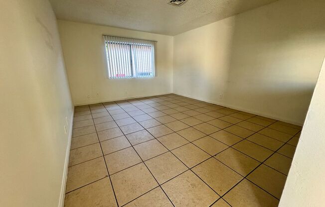 Single-story 1 bedroom unit available for immediate move-in!