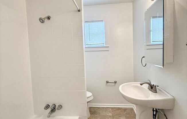 2 beds, 1 bath, $875, Unit SC535