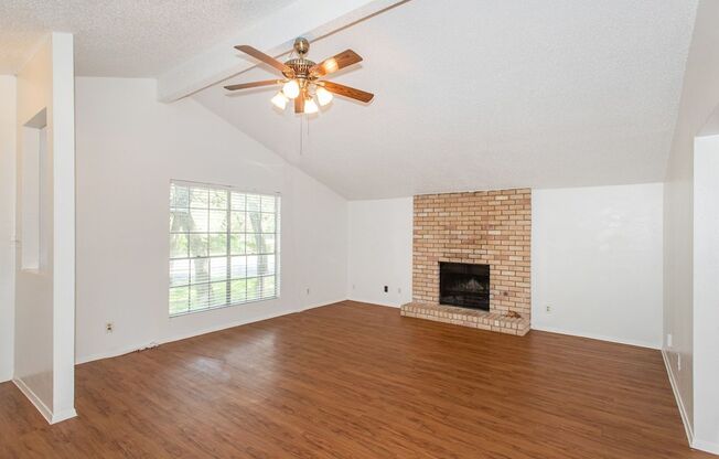 South Austin Single Story Home - Move In Ready!