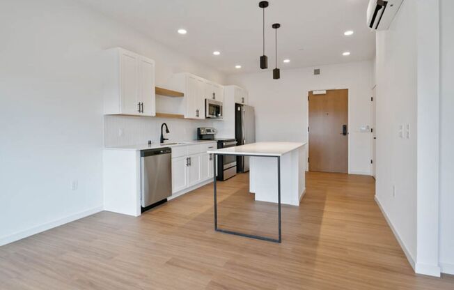 1 bed, 1 bath, 514 sqft, $1,425, Unit 214