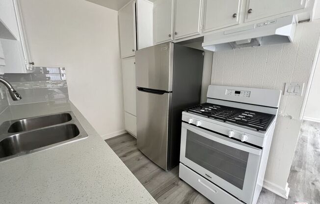 1 bed, 1 bath, 700 sqft, $1,800, Unit 3