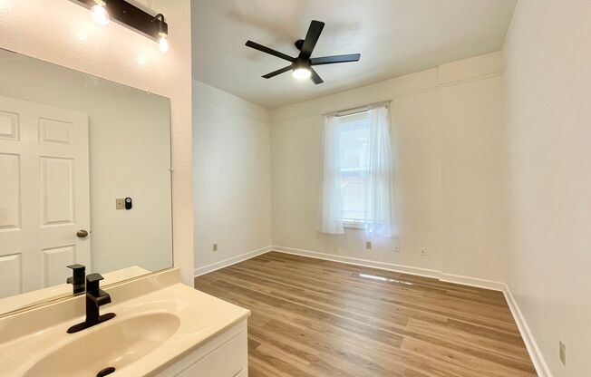 2 beds, 1 bath, $2,395, Unit 02