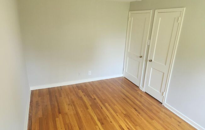 2 beds, 1 bath, 897 sqft, $2,265, Unit A-05