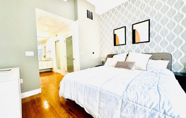 1 bed, 1 bath, 555 sqft, $3,100, Unit 812