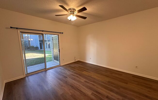 1 bed, 1 bath, $1,100, Unit Unit 105C