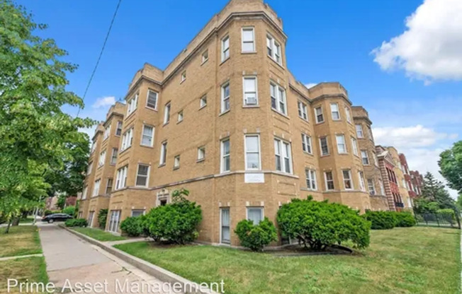 8001-8007 S. Eberhart