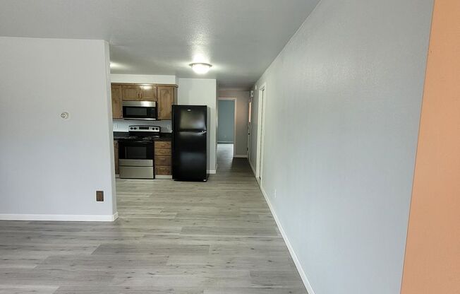 Newly Renovated Pet Friendly 2 Bed Duplex Home with a Garage (Jefferson)