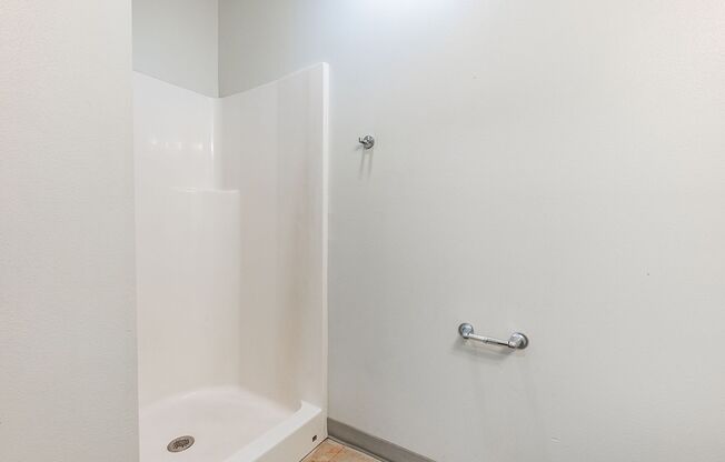 Studio, 1 bath, 154 sqft, $795, Unit 015