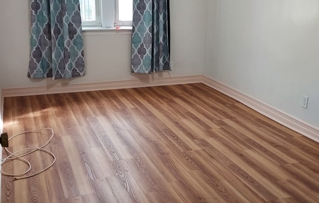 1 bed, 1 bath, 700 sqft, $2,100