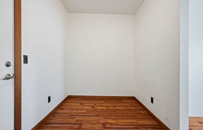 Studio, 1 bath, 359 sqft, $1,325, Unit 205