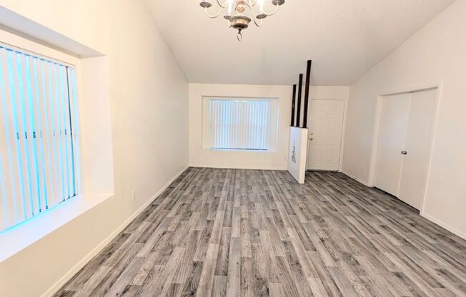 AVAILABLE NOW IN GREAT GILBERT LOCATION WITH NO HOA!!!