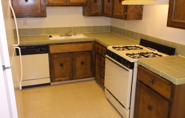 2 beds, 2 baths, 969 sqft, $1,645, Unit 53-222