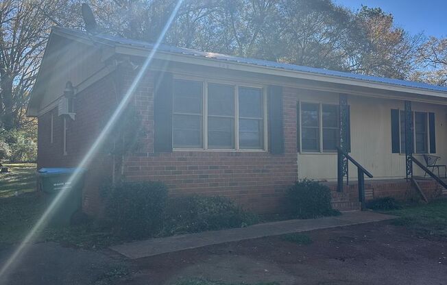 2 beds, 1 bath, $1,150