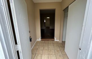 2 beds, 1 bath, $895