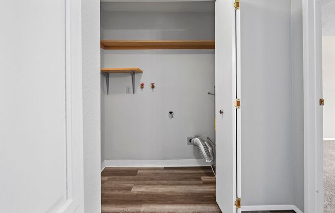 2 beds, 1.5 baths, 960 sqft, $1,395, Unit 12