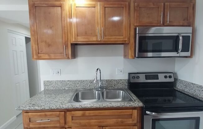 1 bed, 1 bath, 672 sqft, $1,995