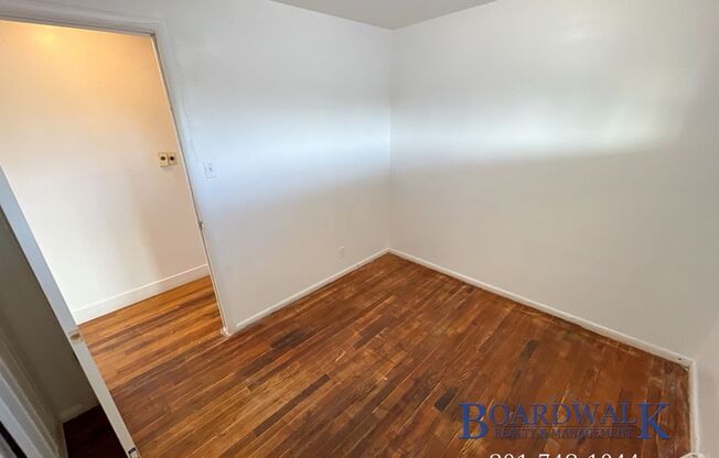 3 beds, 1 bath, 1,351 sqft, $1,249, Unit 374 W 1300 N- #1