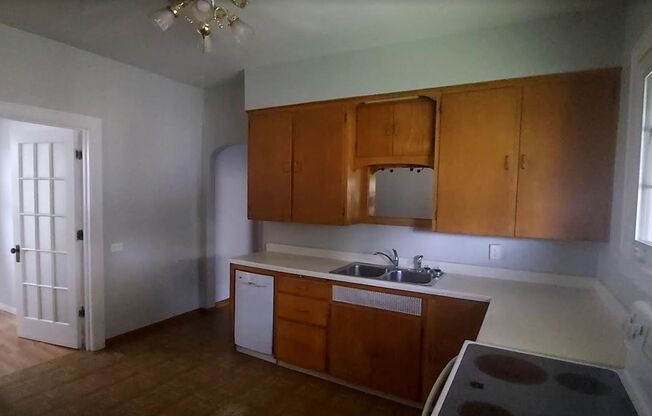 2 beds, 1 bath, 1,400 sqft, $1,895, Unit Unit 1