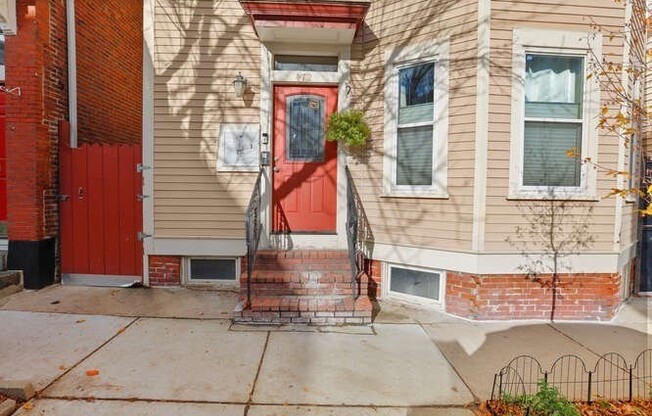 472 E 3 ST
