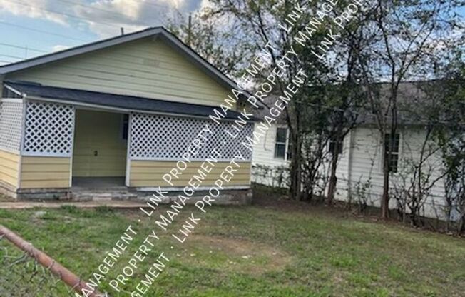 3 beds, 1 bath, $1,195