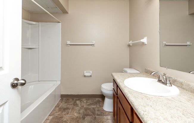 2 beds, 1 bath, 800 sqft, $850, Unit 395-12