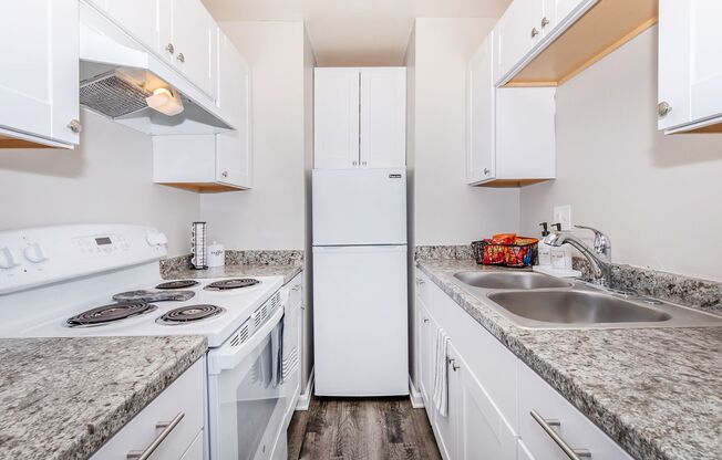 2 beds, 1 bath, 760 sqft, $1,029, Unit 2005-7