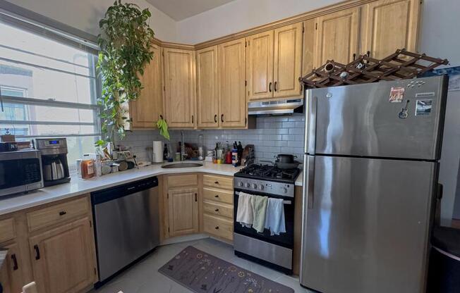 2034 Mt Vernon St Unit 2R