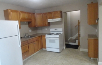 2 beds, 1 bath, 562 sqft, $1,800, Unit A