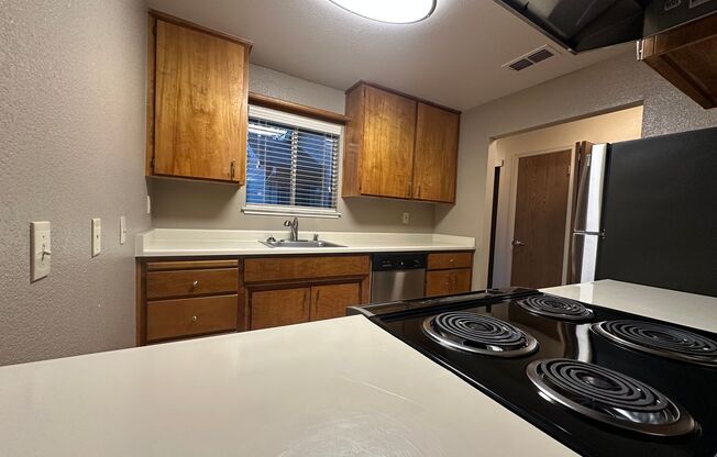 2 beds, 1 bath, $1,675, Unit 10