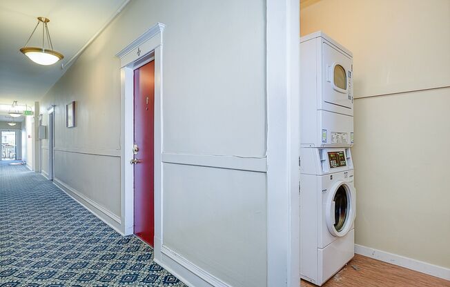 Abbey Park Apartments in Vibrant Eastlake