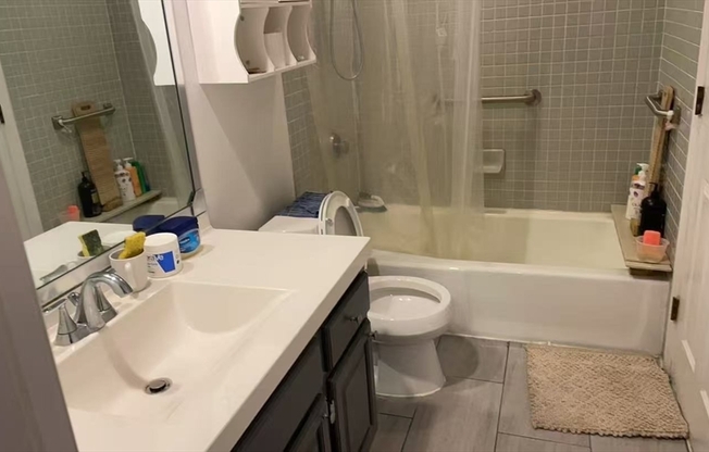2 beds, 1 bath, 993 sqft, $2,500, Unit 420