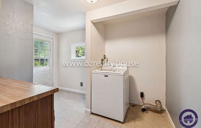 1140 JOYCE LN