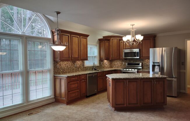 Move-In ready Home located in the Winterbrooke Community!