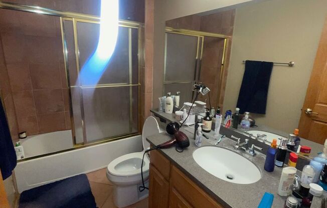 3 beds, 2 baths, 1,500 sqft, $3,850, Unit 418-1305