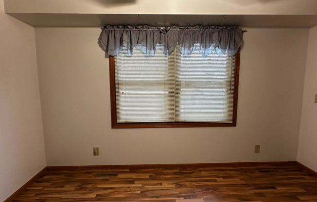 4 beds, 1 bath, $1,675