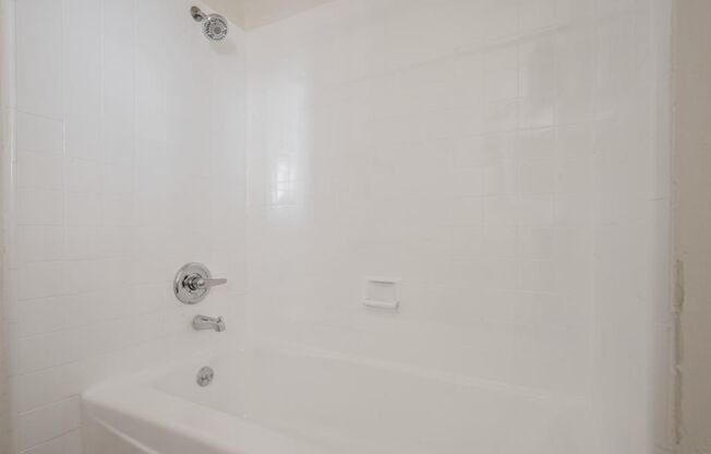 2 beds, 1 bath, $2,295